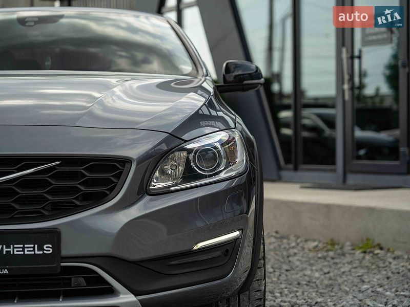 Седан Volvo S60 2016 в Черновцах