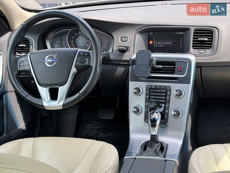 Седан Volvo S60 2017 в Львові