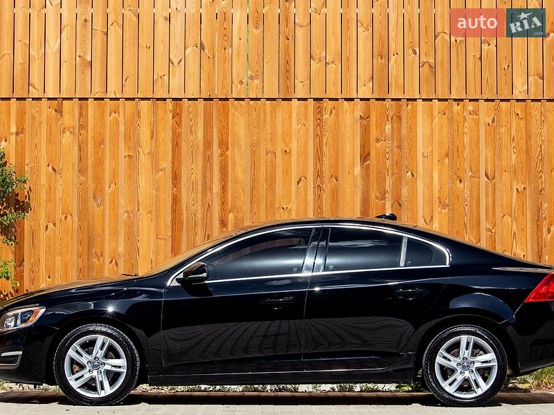 Седан Volvo S60 2015 в Львове