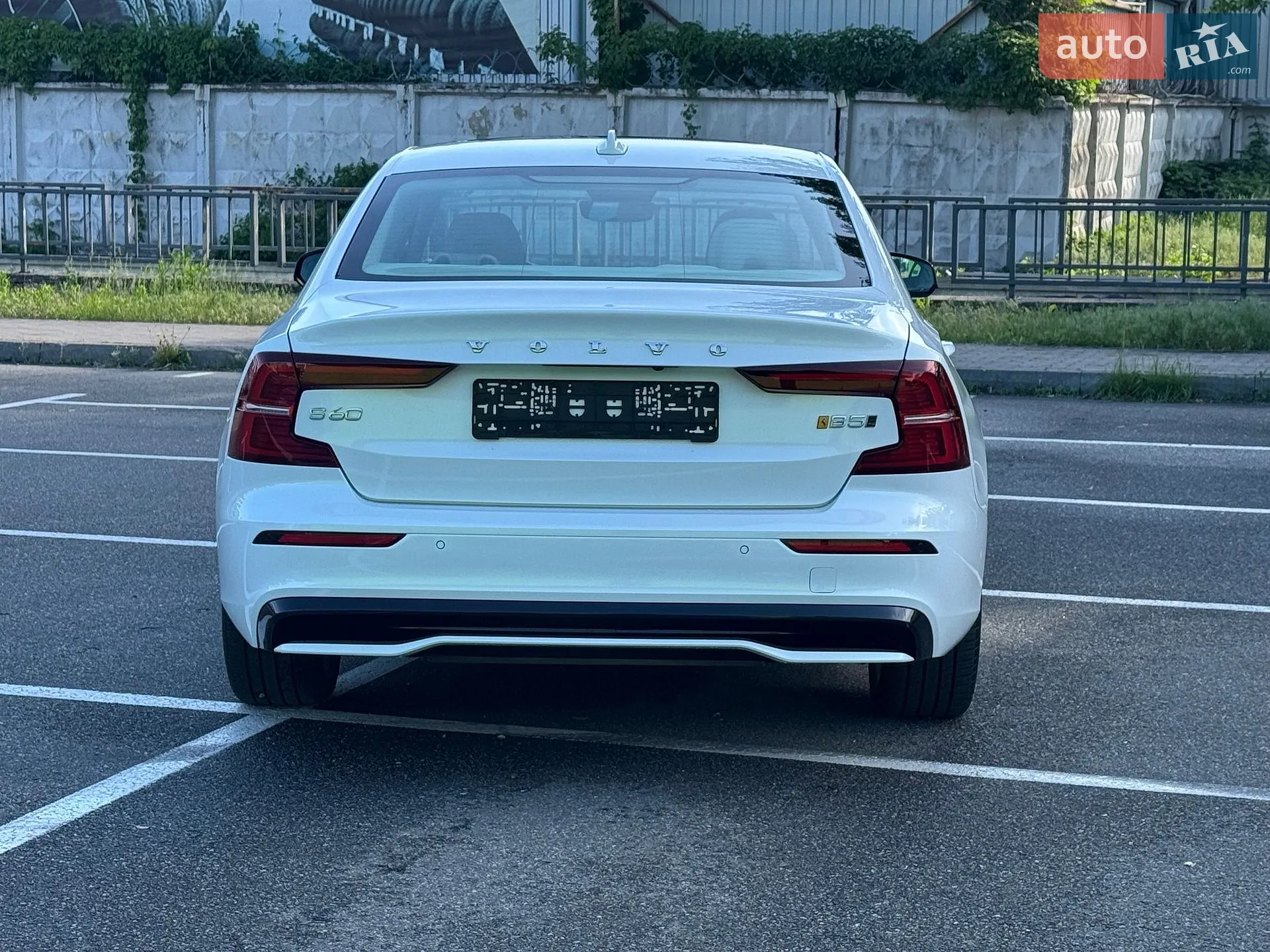 2023 Volvo S60 - мініатюра 8