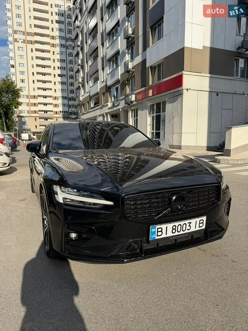 2020 Volvo S60 - фото 1