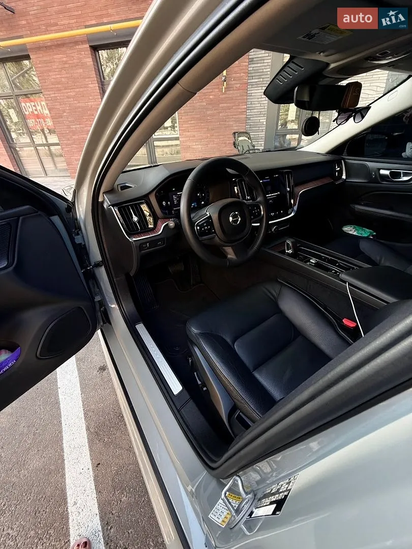 2023 Volvo S60 - мініатюра 12