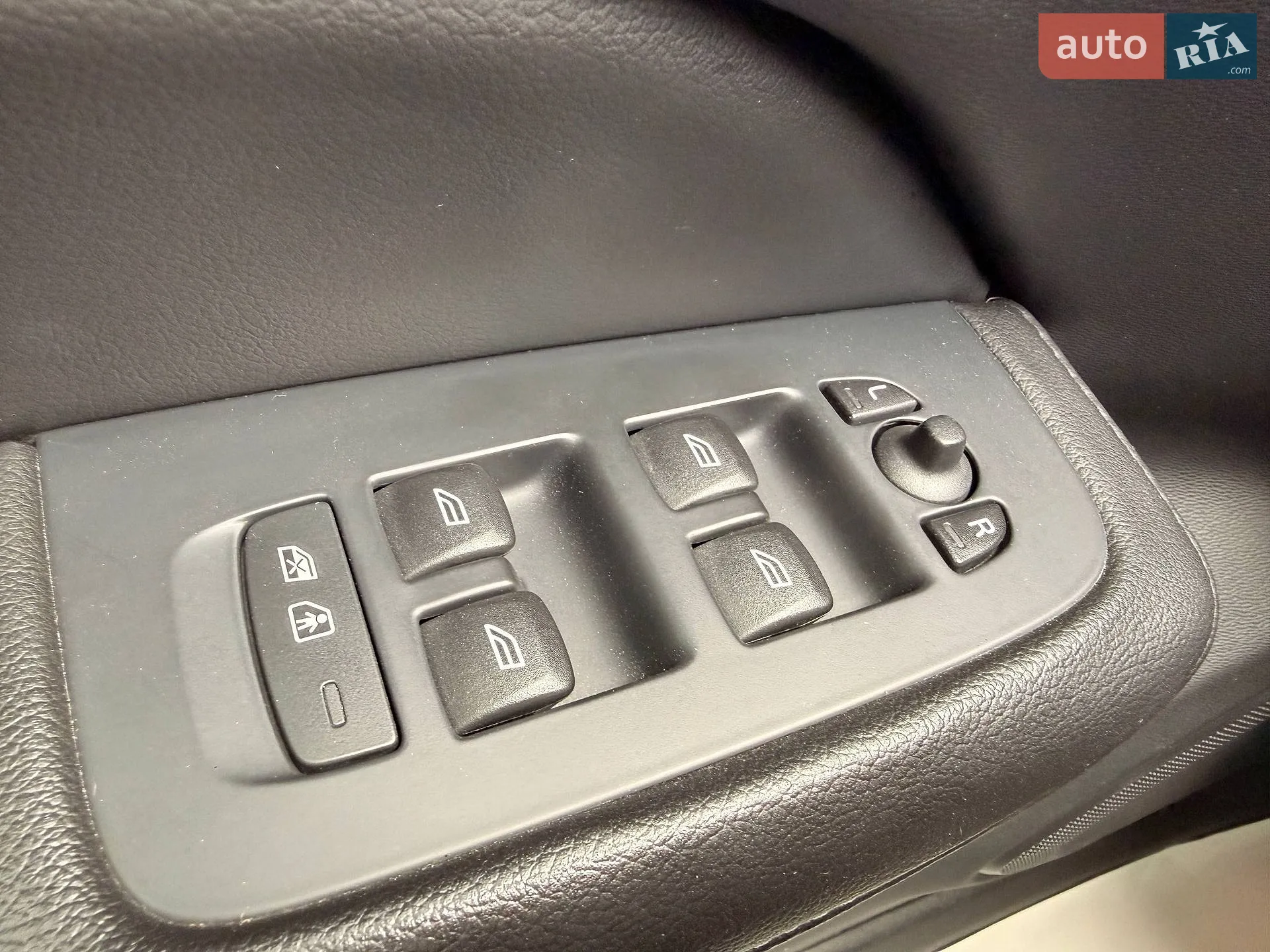 2019 Volvo S60 - мініатюра 24