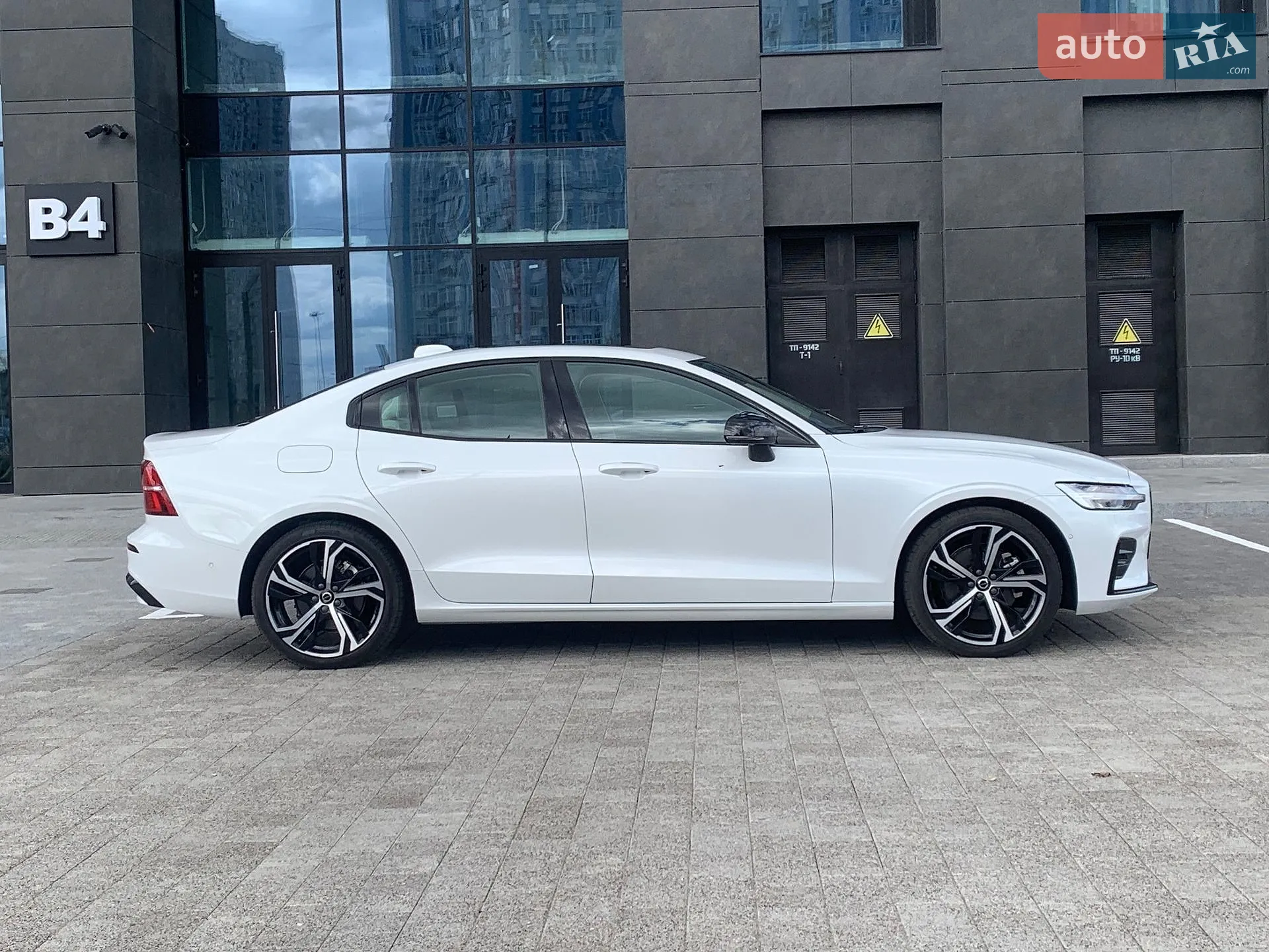2023 Volvo S60 - мініатюра 6