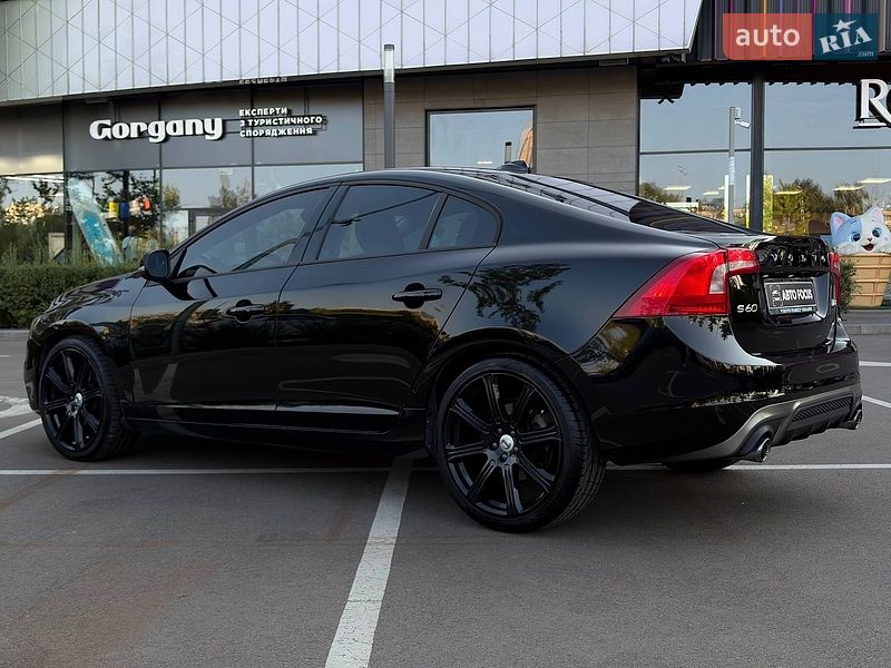 Седан Volvo S60 2017 в Киеве