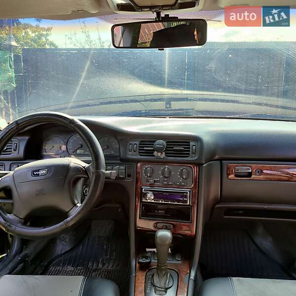 Седан Volvo S70 1998 в Дубровице