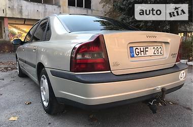 Седан Volvo S80 2000 в Ромнах