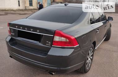 Седан Volvo S80 2013 в 