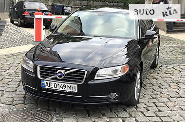 Седан Volvo S80 2010 в Киеве