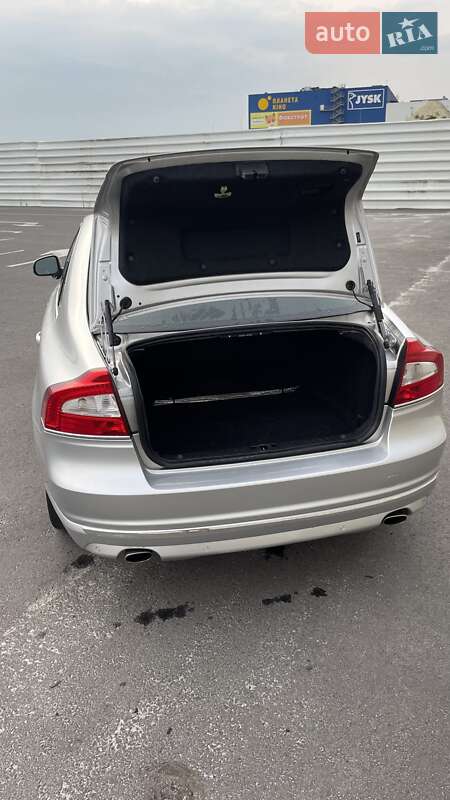 Седан Volvo S80 2015 в Львові