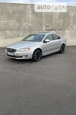 Седан Volvo S80 2015 в Львові