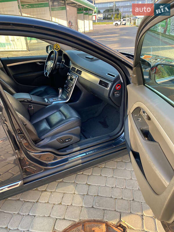 Седан Volvo S80 2011 в Ивано-Франковске