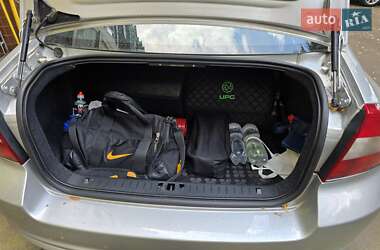 Седан Volvo S80 2011 в 