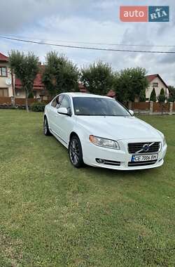 Седан Volvo S80 2012 в Сторожинце