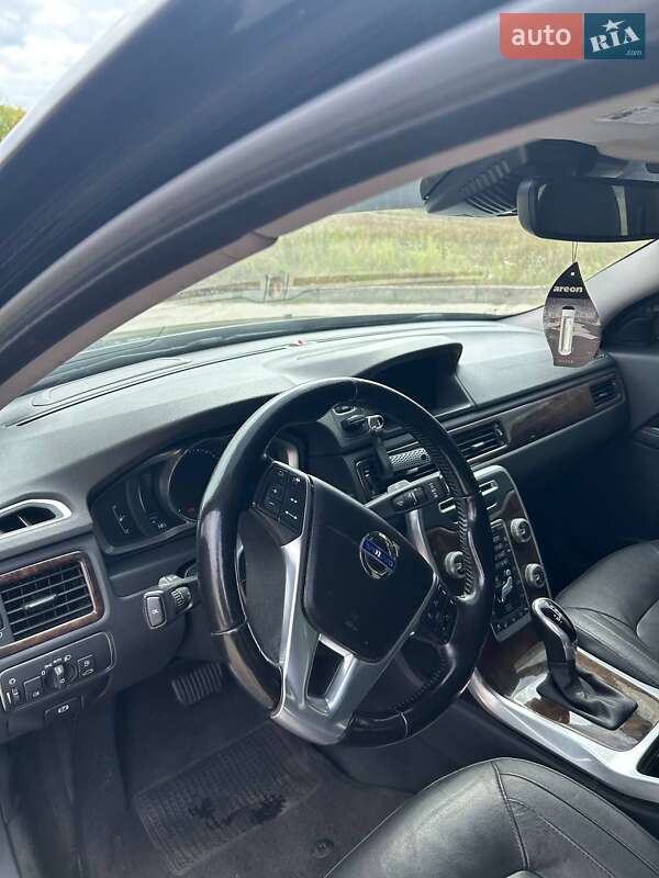 Седан Volvo S80 2015 в Вараші