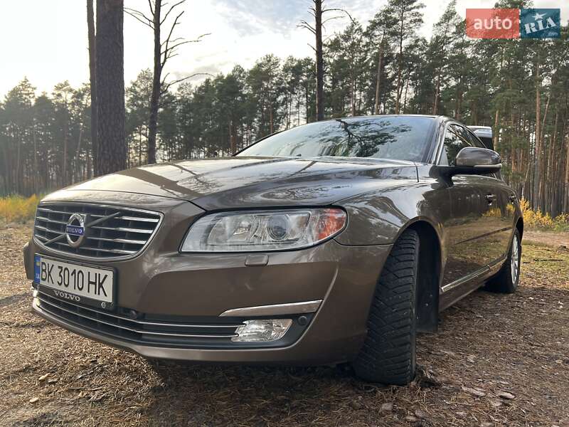 Седан Volvo S80 2014 в Сарнах