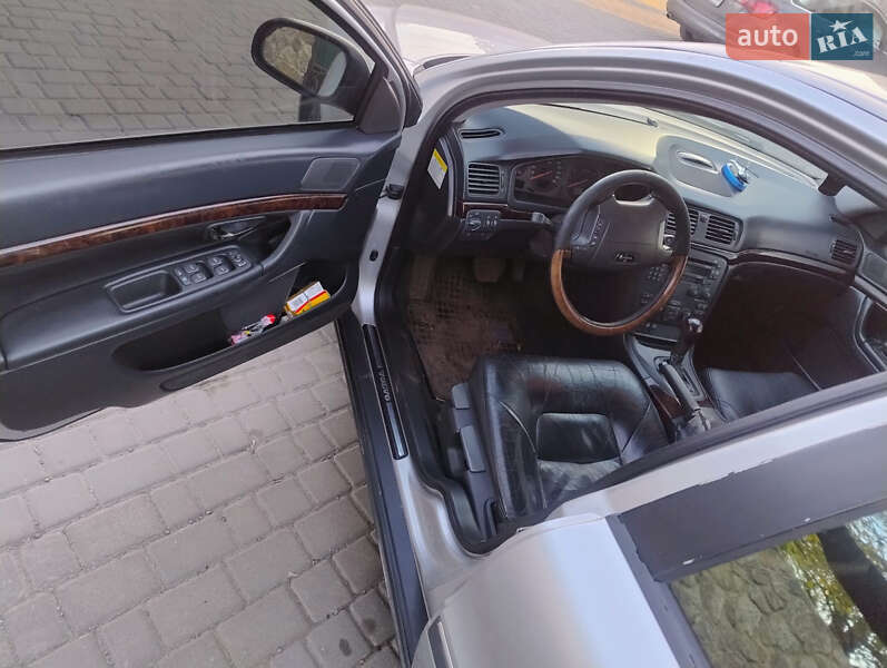 Седан Volvo S80 2000 в Староконстантинове