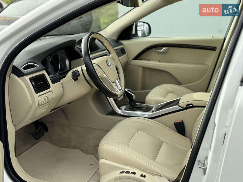 Седан Volvo S80 2015 в Львове