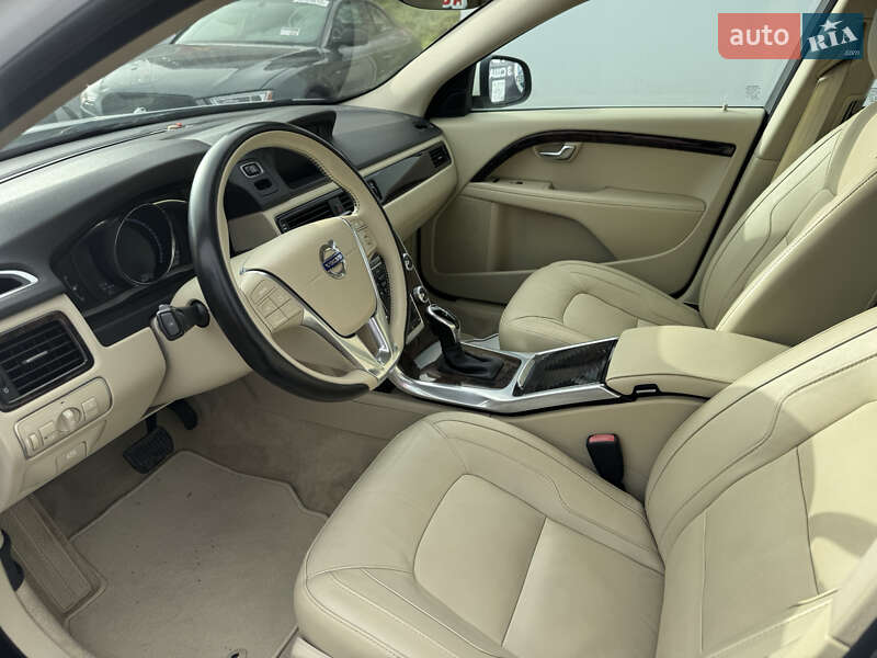 Седан Volvo S80 2015 в Львове