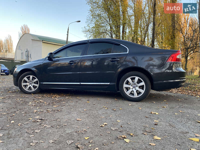 Седан Volvo S80 2013 в Киеве