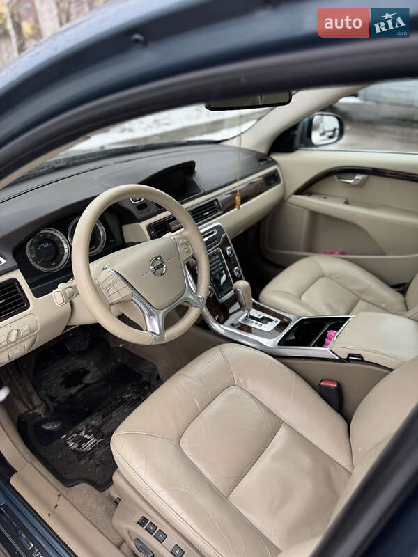 Седан Volvo S80 2012 в Ровно