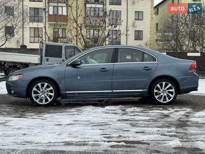 Седан Volvo S80 2012 в Ровно