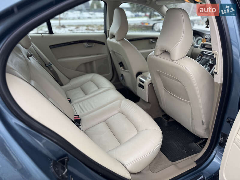 Седан Volvo S80 2012 в Ровно