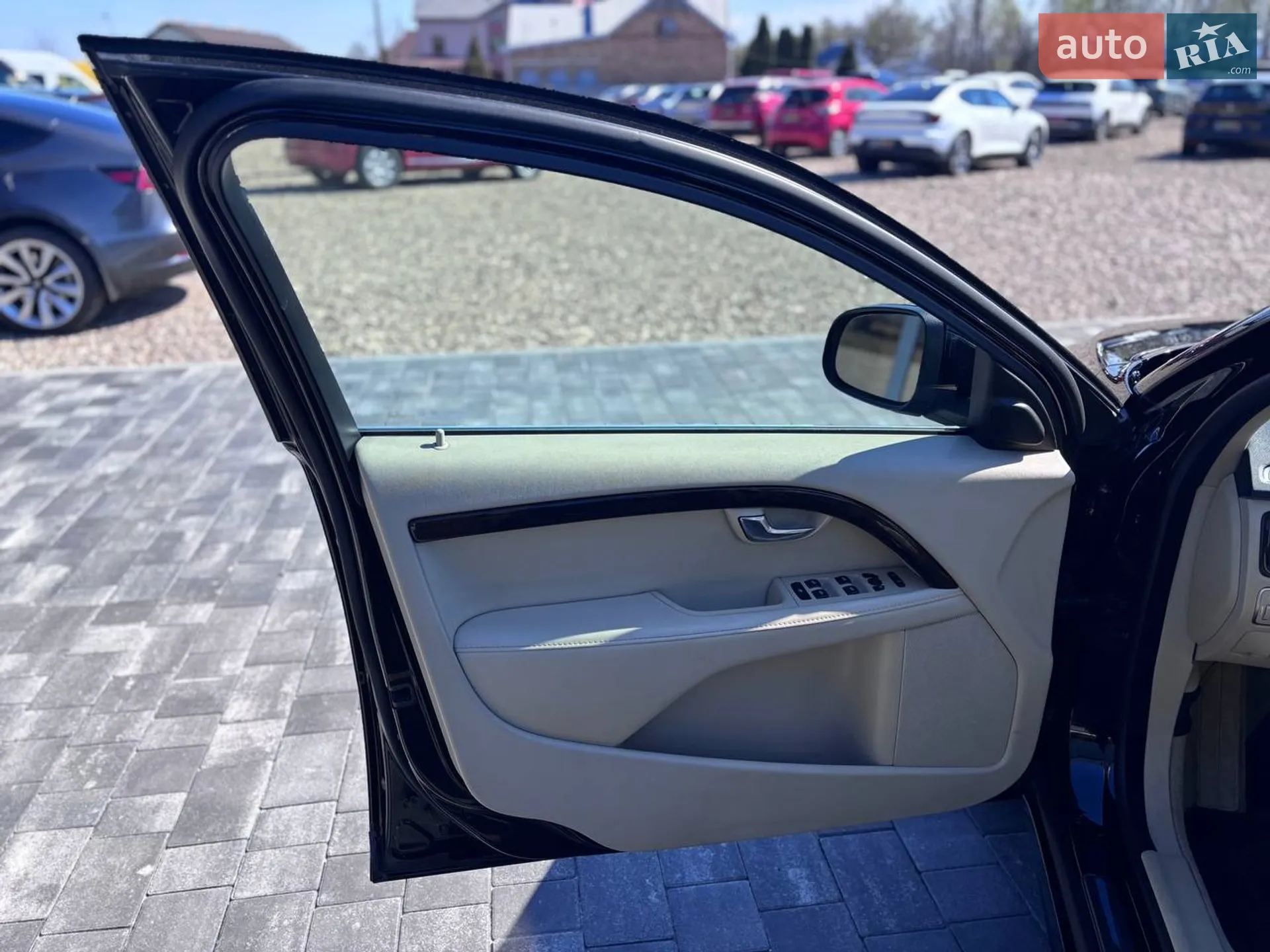 Volvo S80 2014 VIN YV140MAKXF1186345 фото оголошення 11 з 37