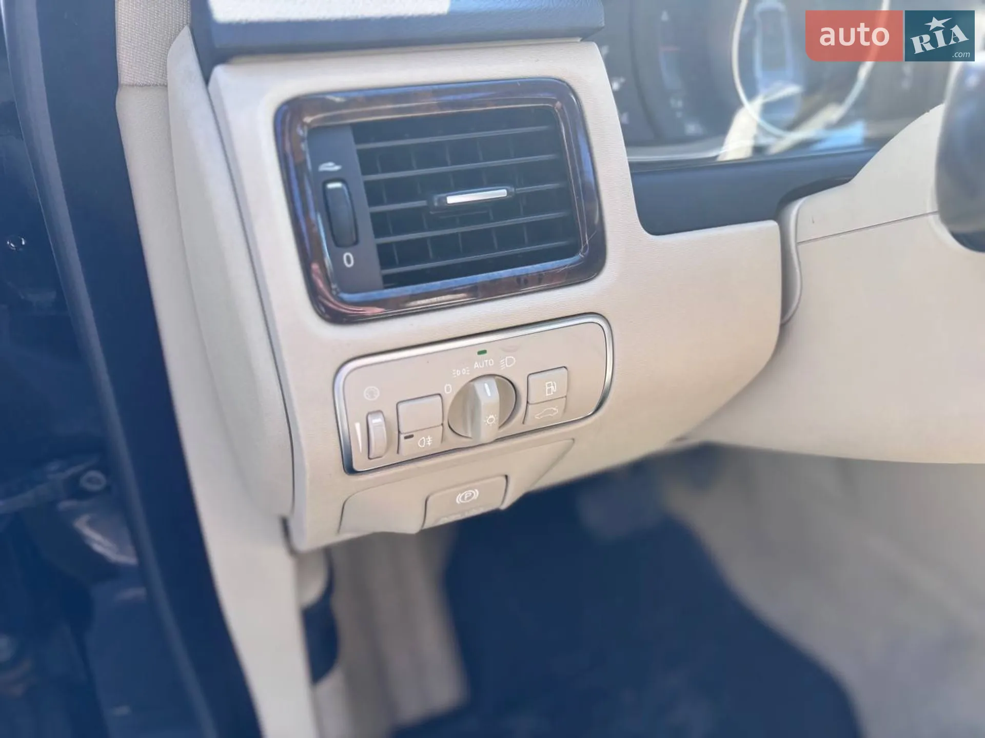 Volvo S80 2014 VIN YV140MAKXF1186345 фото оголошення 15 з 37