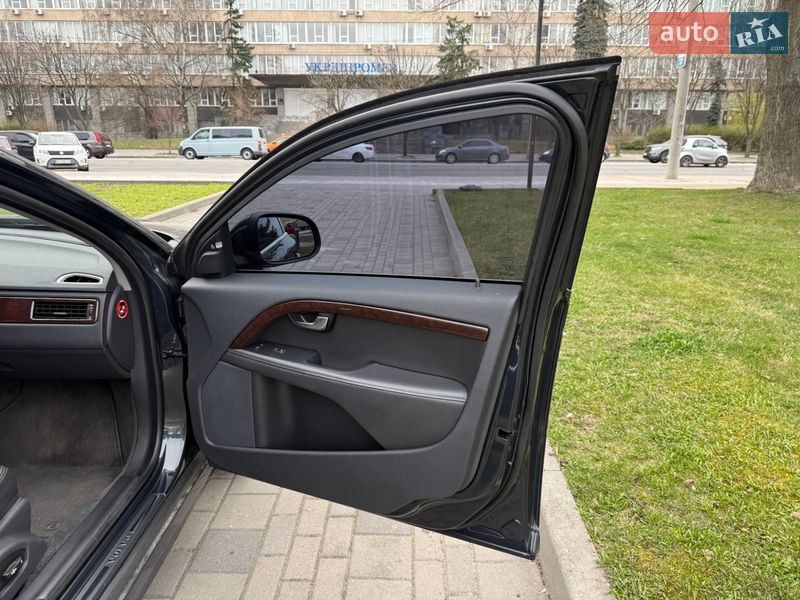 Седан Volvo S80 2013 в Днепре