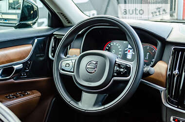 Седан Volvo S90 2019 в 