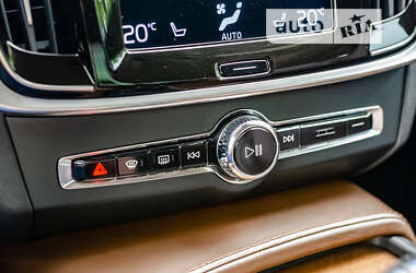 Седан Volvo S90 2019 в 