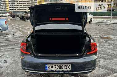 Седан Volvo S90 2020 в 