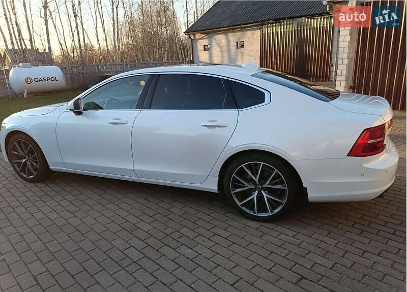 Седан Volvo S90 2017 в Львове
