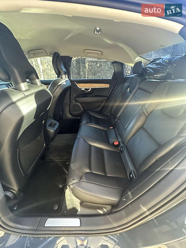 Седан Volvo S90 2017 в Івано-Франківську