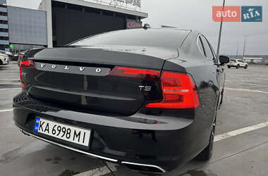 Седан Volvo S90 2018 в 