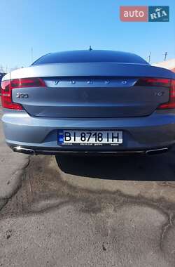 Седан Volvo S90 2016 в Горішніх Плавнях