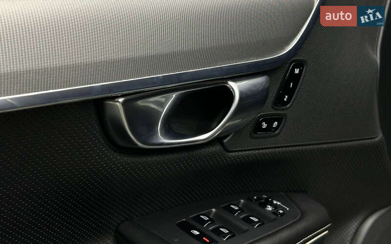 Седан Volvo S90 2017 в Черновцах