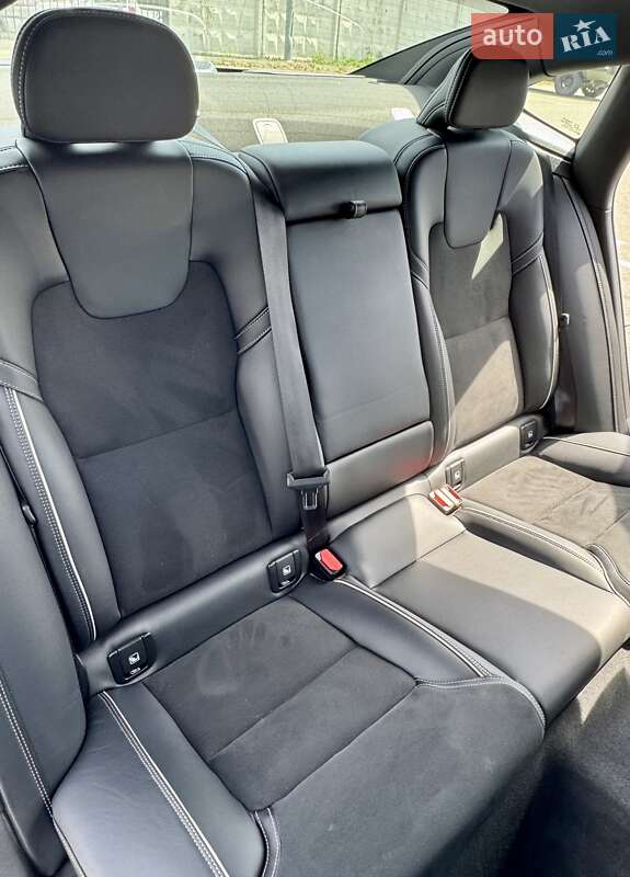 Седан Volvo S90 2021 в Киеве