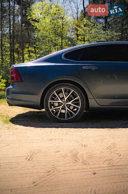 Седан Volvo S90 2017 в 