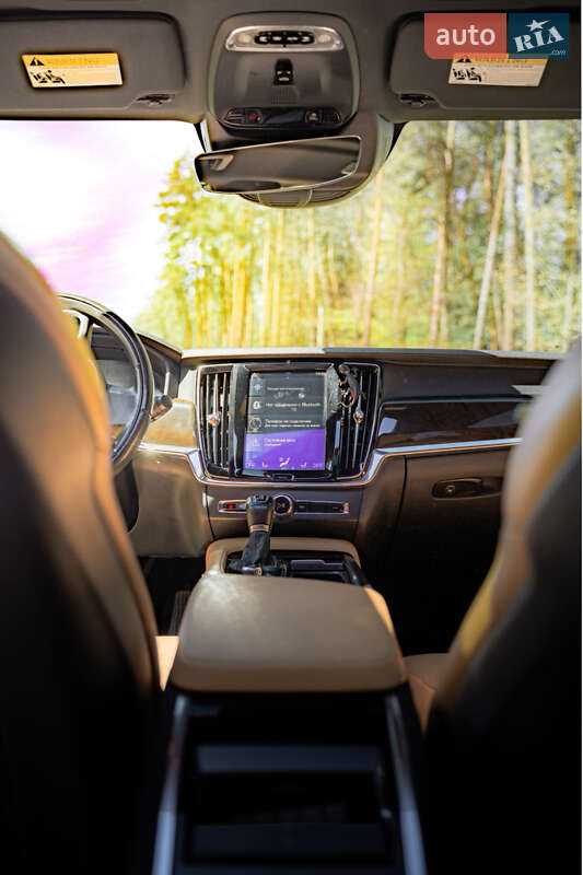 Седан Volvo S90 2017 в Львове