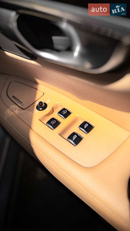 Седан Volvo S90 2017 в Львове