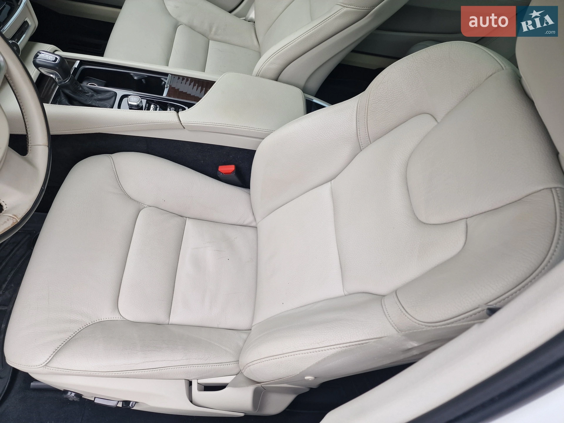 Volvo S90 2017 VIN LVY992MK2JP036813 фото оголошення 17 з 35