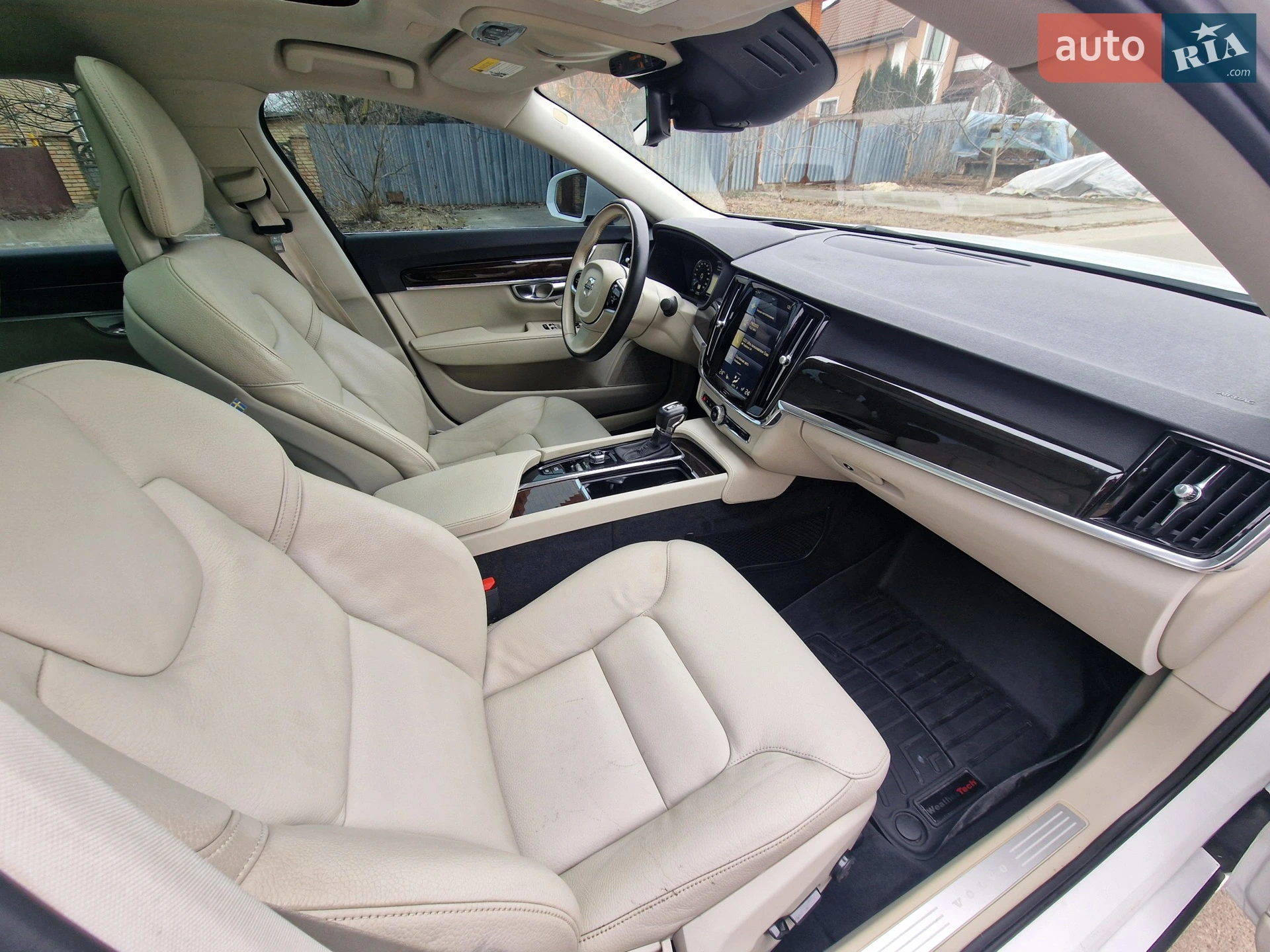 Volvo S90 2017 VIN LVY992MK2JP036813 фото оголошення 16 з 35