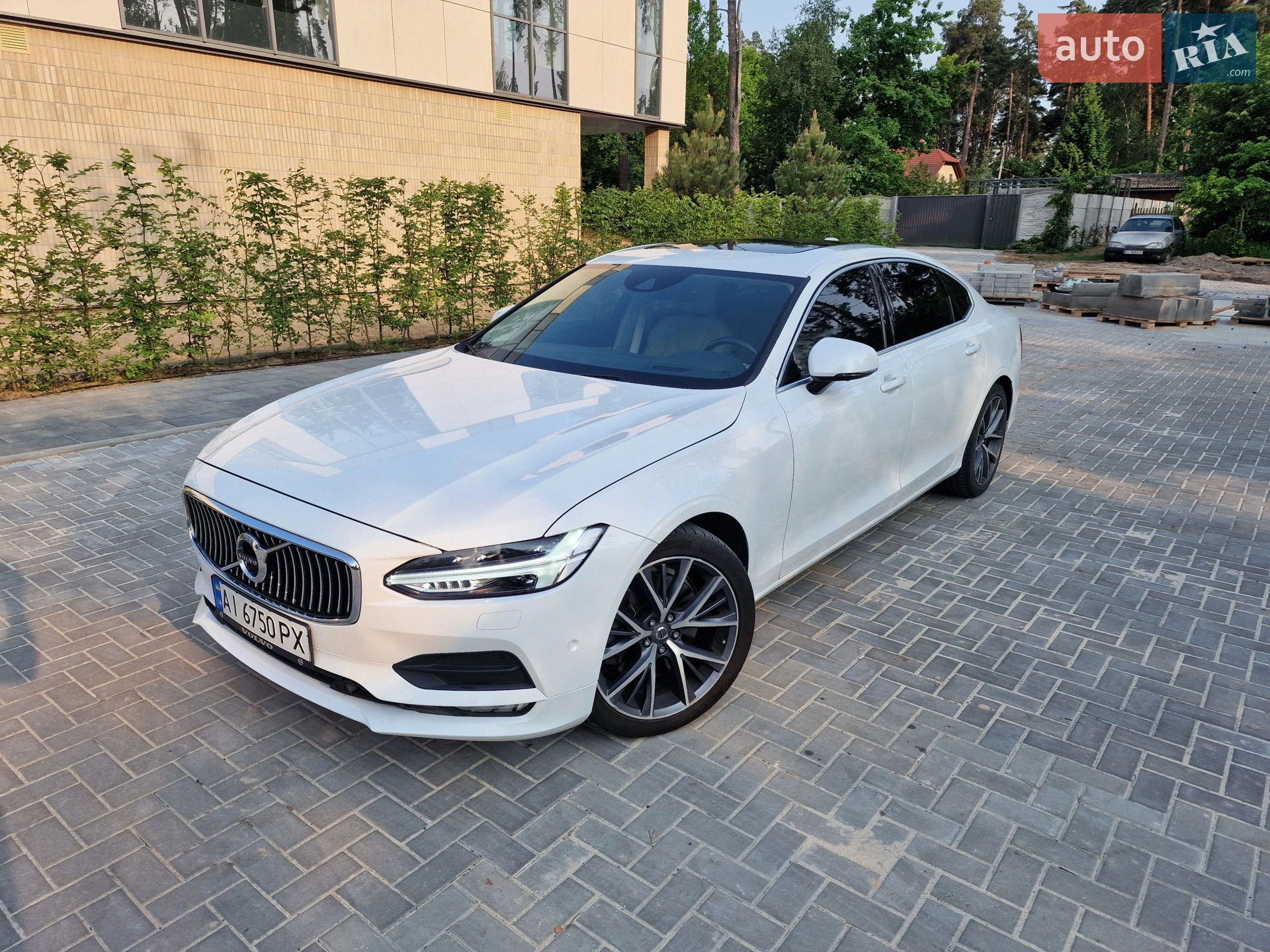 Volvo S90 2017 VIN LVY992MK2JP036813 фото оголошення 3 з 35
