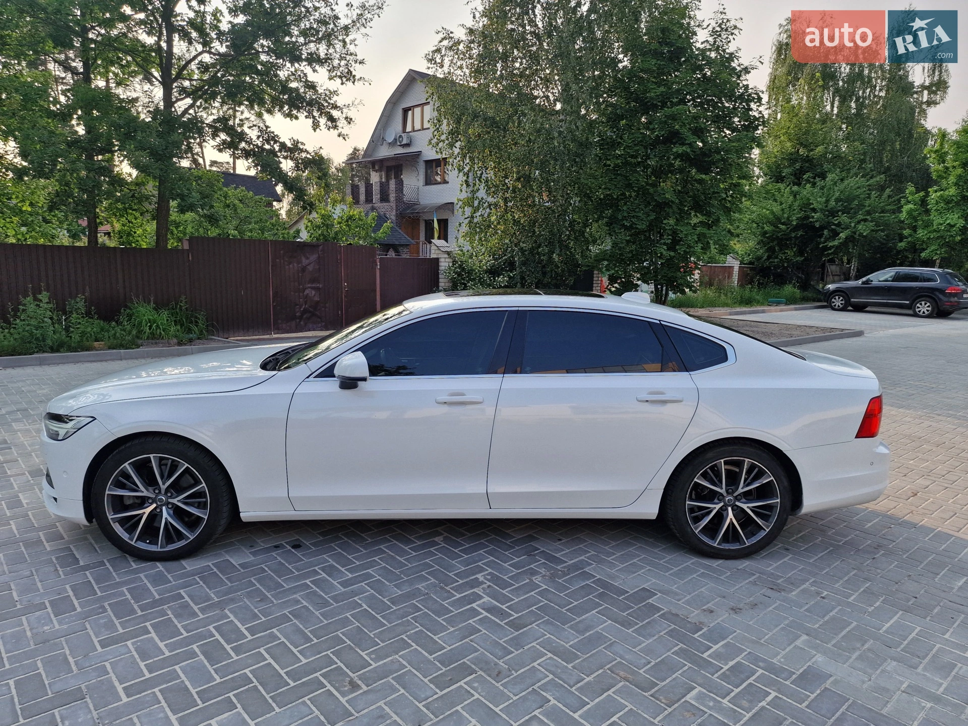 Volvo S90 2017 VIN LVY992MK2JP036813 фото оголошення 5 з 35