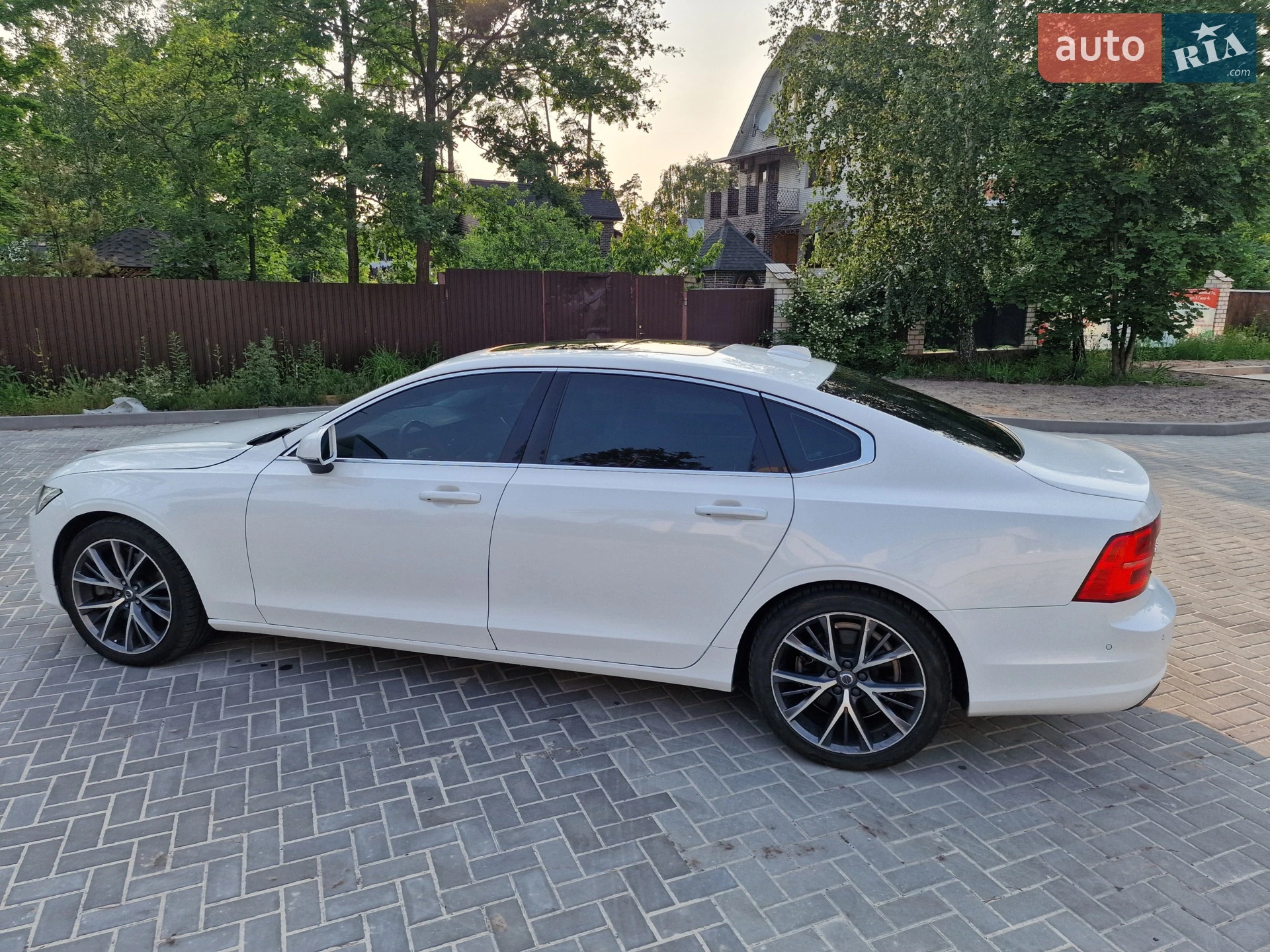 Volvo S90 2017 VIN LVY992MK2JP036813 фото оголошення 12 з 35