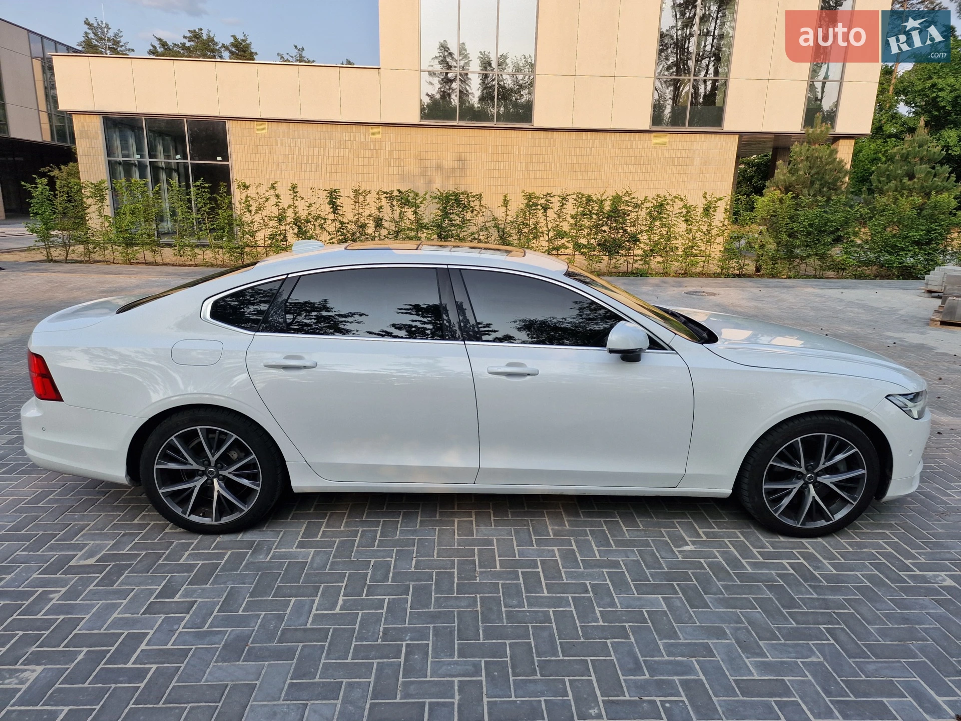 Volvo S90 2017 VIN LVY992MK2JP036813 фото оголошення 6 з 35