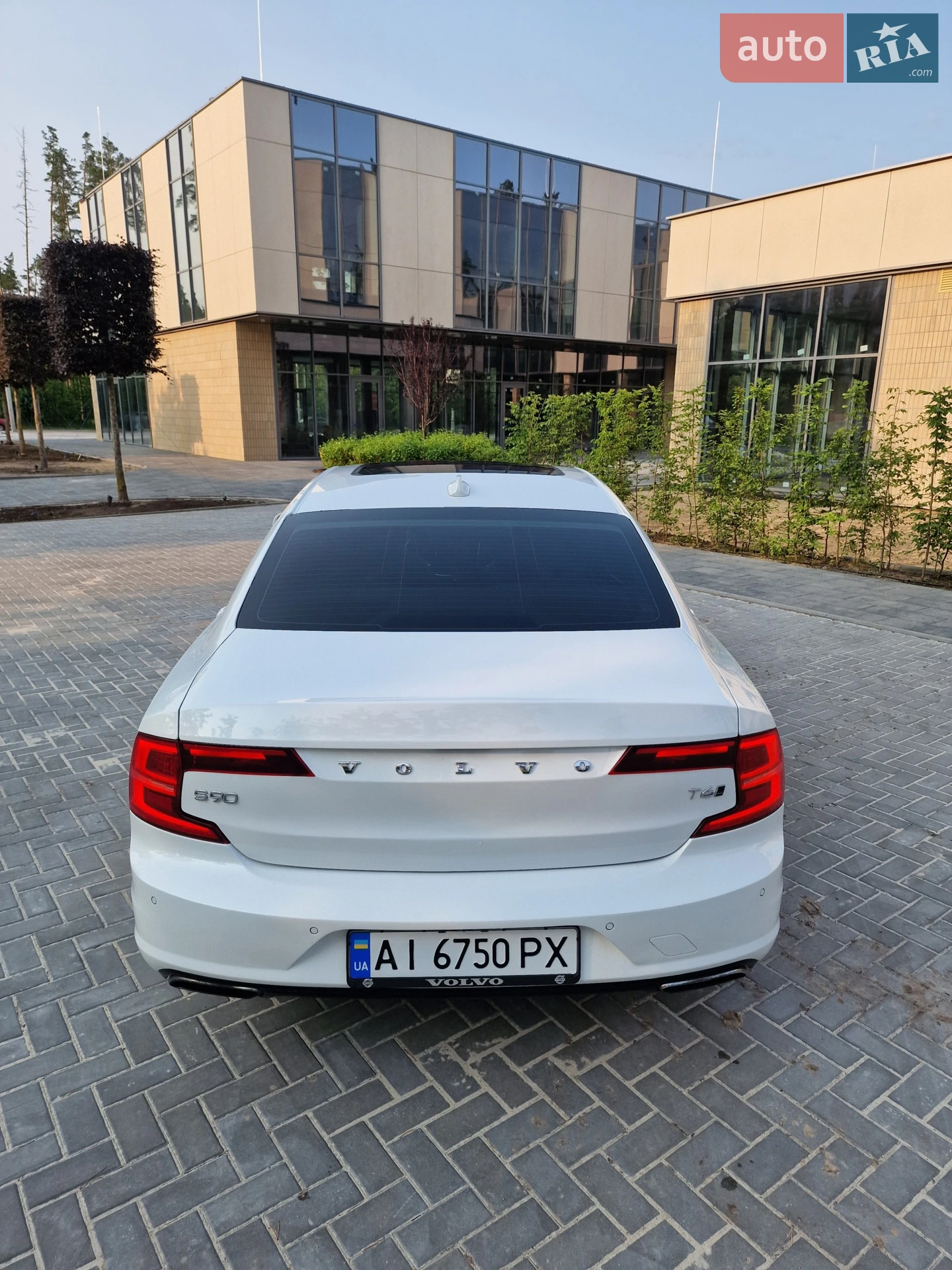 Volvo S90 2017 VIN LVY992MK2JP036813 фото оголошення 10 з 35
