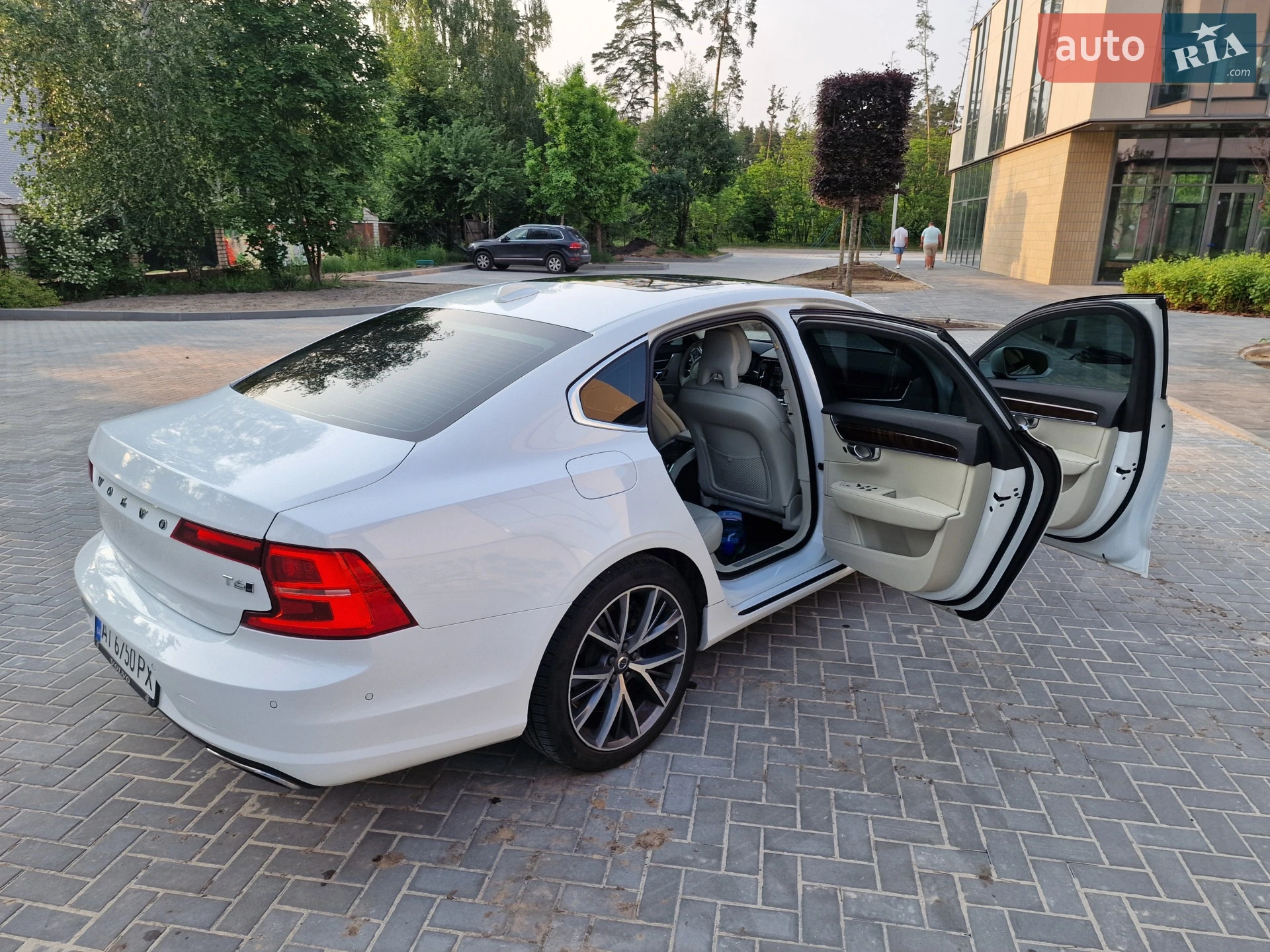 Volvo S90 2017 VIN LVY992MK2JP036813 фото оголошення 14 з 35